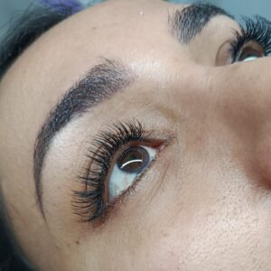 Extensión de Pestañas Pelo a Pelo